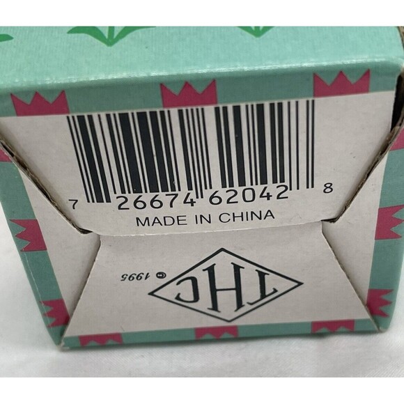 Vintage 1991 Resin Easter Bunny Rabbit Tall Thin Skinny figurine / Spring Flower - Picture 15 of 16